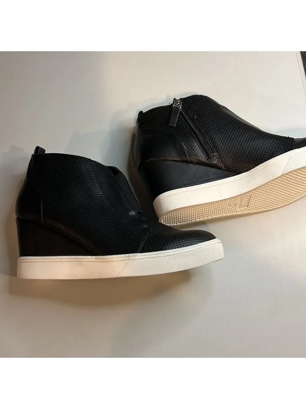 Mia Black Wedge Platform Booties Size 9.5